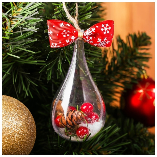 Новогодняя подвеска с природным декором "Волшебная капля"